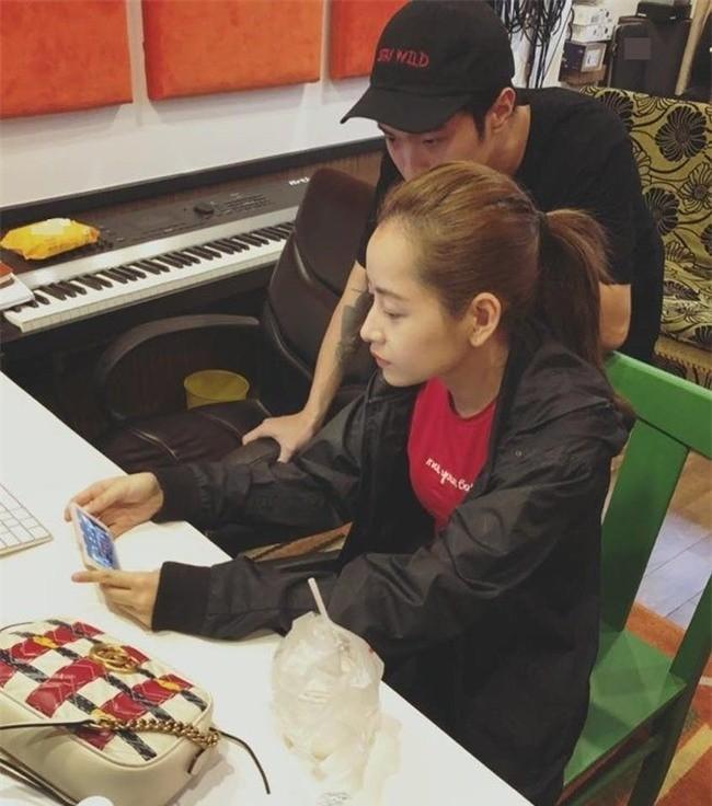 Chi Pu mặc váy, đu vòng khi trình diễn vũ đạo trong MV thứ 4?-2