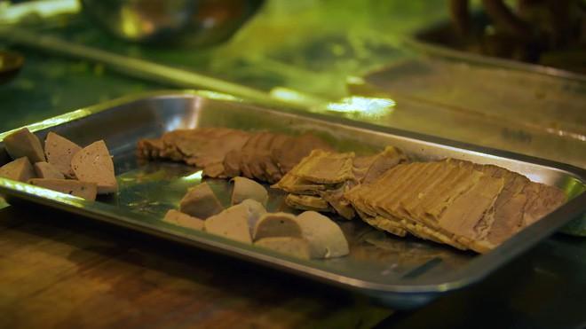 2 món phở đang khiến cộng đồng ẩm thực Sài Gòn sôi sục: Tô ngập thịt bò giá 2,3 triệu, tô sang chảnh với nguyên con tôm hùm-4