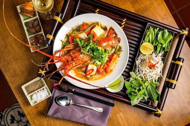 2 món phở đang khiến cộng đồng ẩm thực Sài Gòn sôi sục: Tô ngập thịt bò giá 2,3 triệu, tô sang chảnh với nguyên con tôm hùm-10