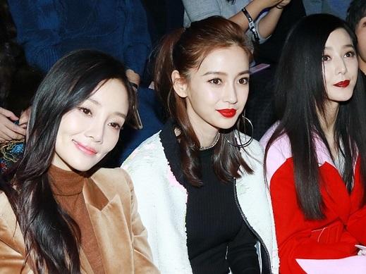 Lý Tiểu Lộ bị bắt gặp qua đêm nhà trai trẻ, Giả Nãi Lượng livestream nói vợ đi làm tóc-9