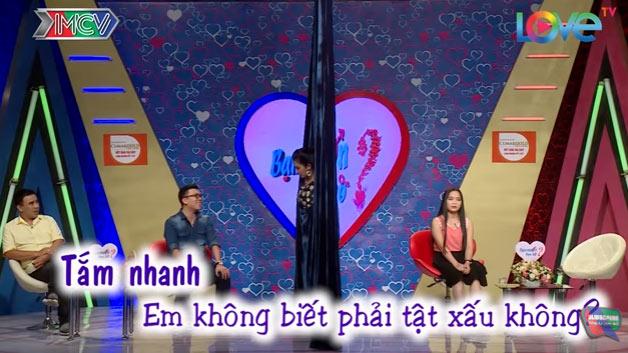 Anh chàng kêu tim anh đập nhanh lắm loay hoay tìm nút bấm vì sợ bỏ lỡ mất gái xinh-7