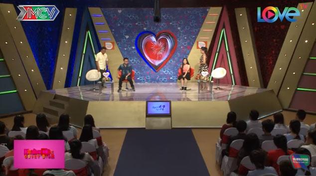 Anh chàng kêu tim anh đập nhanh lắm loay hoay tìm nút bấm vì sợ bỏ lỡ mất gái xinh-11