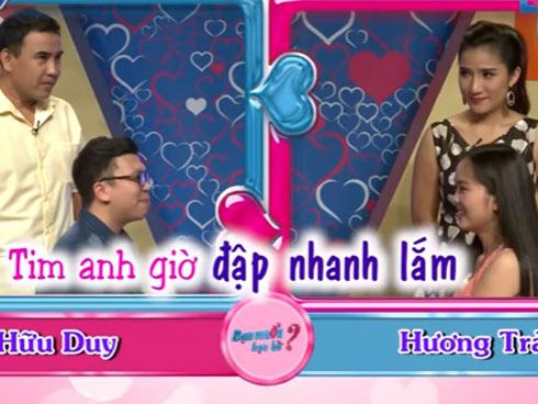 Anh chàng kêu 'tim anh đập nhanh lắm' loay hoay tìm nút bấm vì sợ bỏ lỡ mất gái xinh