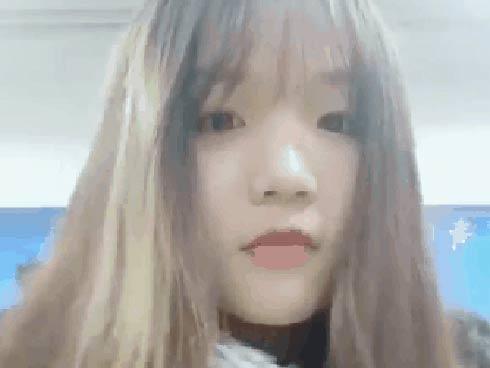 Chẳng cần thẩm mỹ, chỉ một cái vén tóc cũng có thể khiến con gái 'hiện nguyên hình'