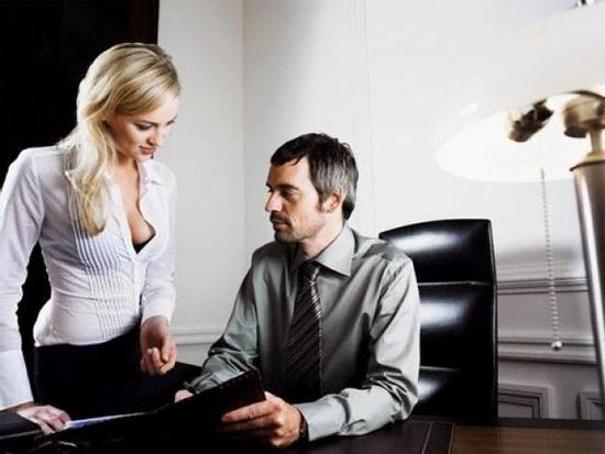 Chồng làm giám đốc, vợ bỗng chốc phải bán nhà đi bồi thường