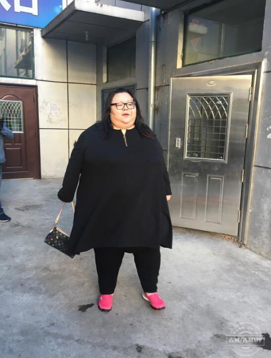 Hành trình cay đắng của người phụ nữ béo nhất Trung Quốc: Từng nặng 244 kg vừa giảm xuống 95kg-3