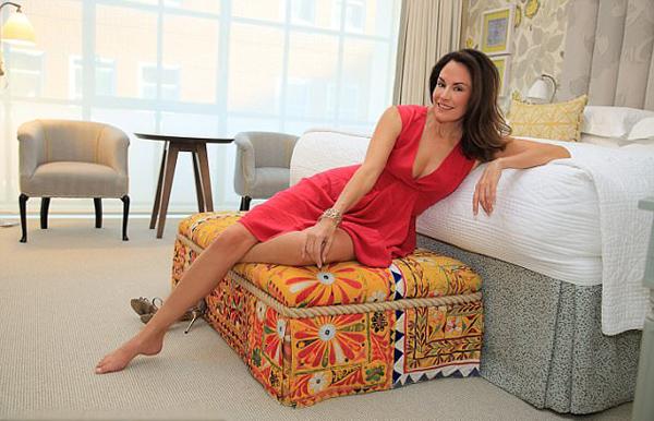 Góa phụ 47 tuổi bị lên án vì khiến hơn 100 đàn ông ngoại tình-1