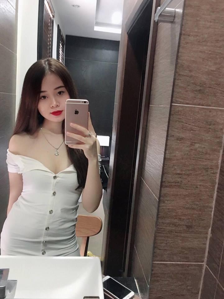 Cô bạn RMIT chiếm sóng mạng xã hội thời gian qua còn có 2 cô chị xinh đẹp, quyến rũ không kém-7