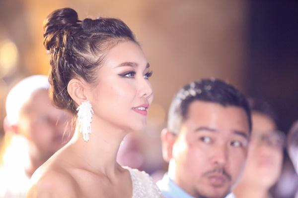 Mẹ chồng Thanh Hằng ngoài đời diện váy quyến rũ khác hẳn hình ảnh ghê gớm trong phim-8