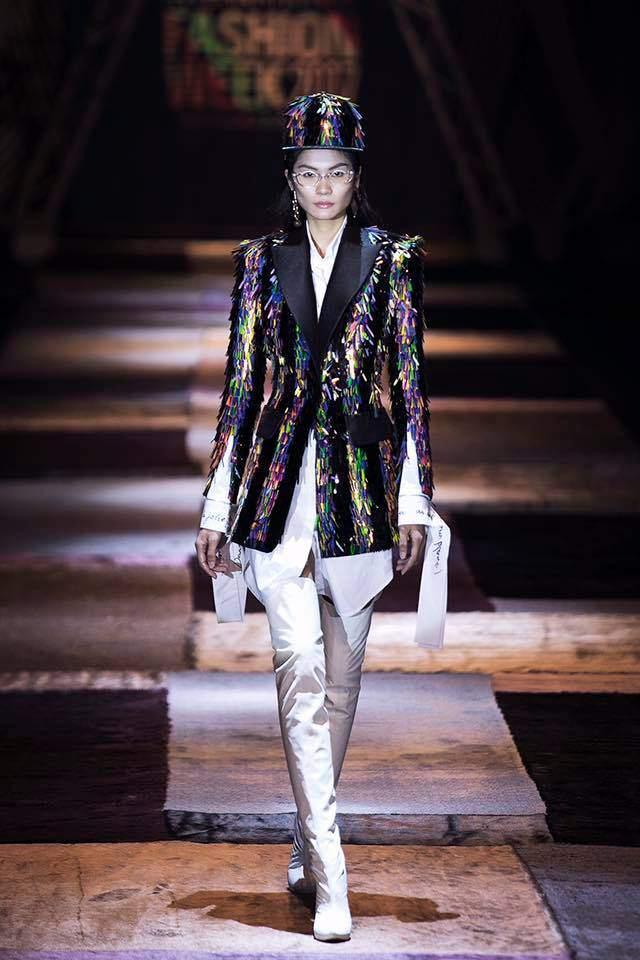 Đụng hàng đàn chị Tóc Tiên, fashion icon Châu Bùi vẫn ngời ngời khí chất-7