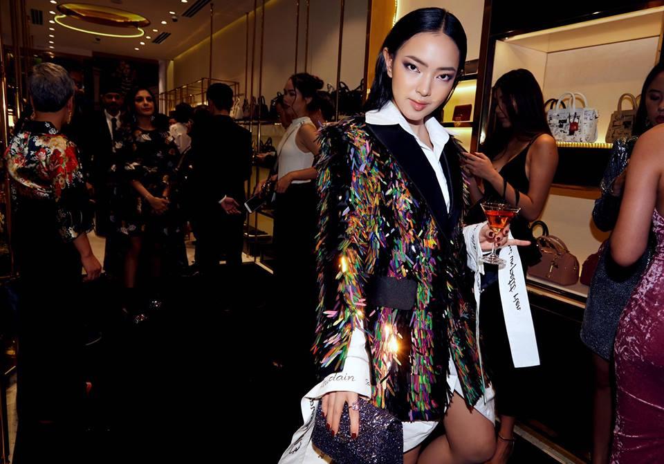 Đụng hàng đàn chị Tóc Tiên, fashion icon Châu Bùi vẫn ngời ngời khí chất-3