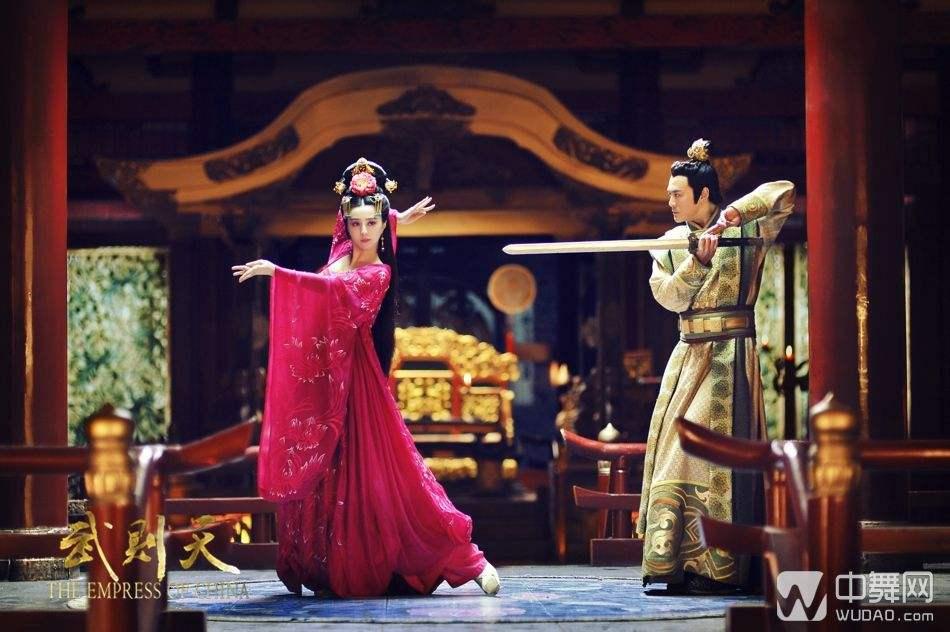 Những điệu múa lay động lòng người của mỹ nhân phim Hoa ngữ-2