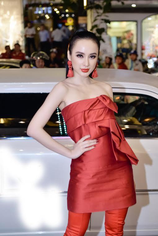 Đụng hàng đàn chị Tóc Tiên, fashion icon Châu Bùi vẫn ngời ngời khí chất-1