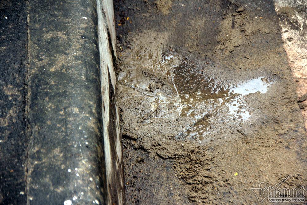 Xe máy ngã nhào la liệt trong hầm Kim Liên-9