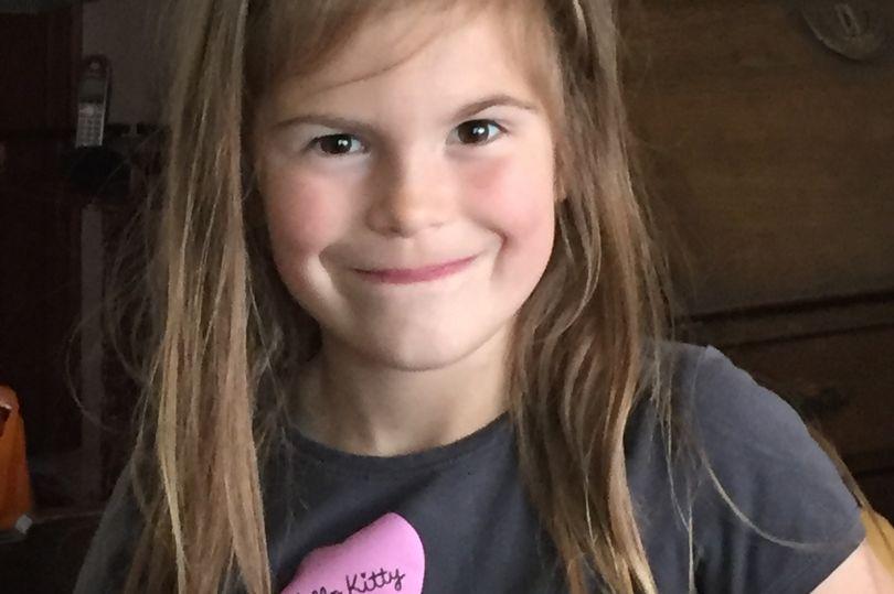 Câu chuyện cảm động phía sau vết sẹo đặc biệt trên ngực bé gái 7 tuổi-1