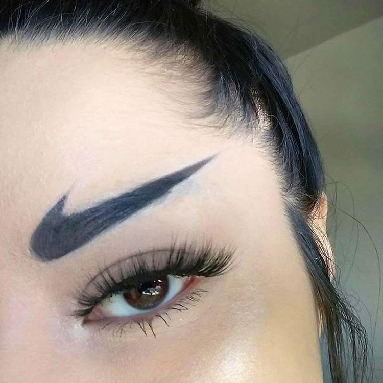 11 trào lưu vẽ lông mày điên rồ nhất năm 2017-7