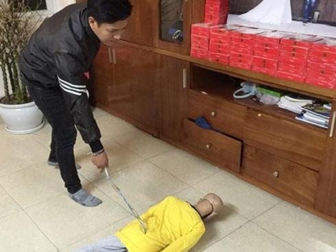 Dư luận chê vô tâm, mẹ đẻ bé trai 10 tuổi bị bố và dì ghẻ bạo hành nói gì?-5