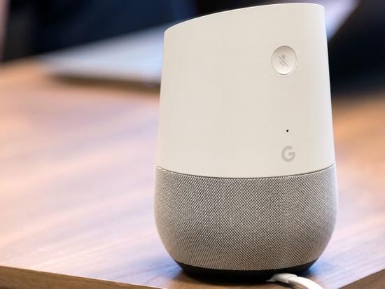 Trẻ biết nói nhờ trí tuệ nhân tạo Google Home