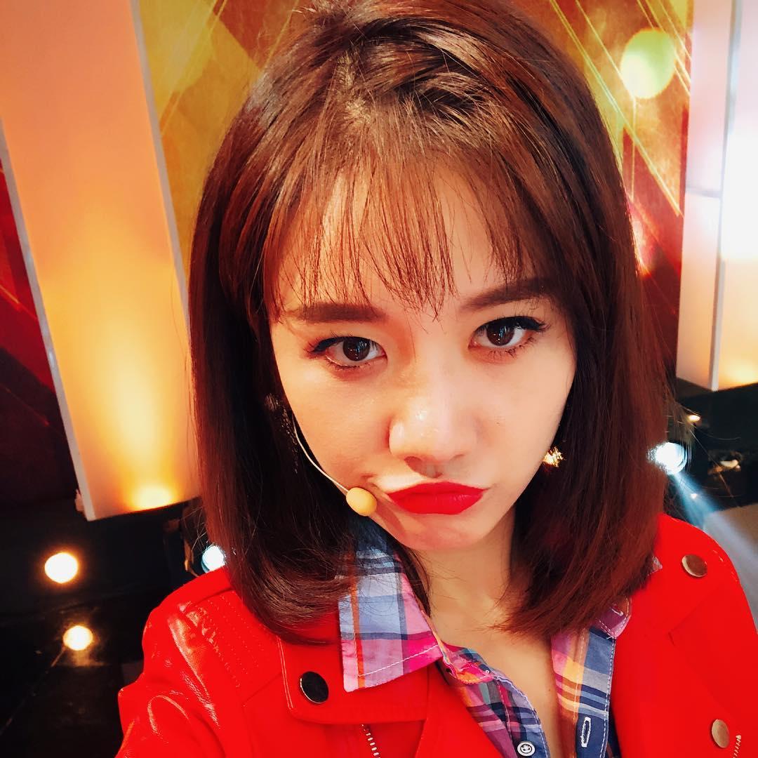 Tin sao Việt: Phan Như Thảo khoe khoảnh khắc cho con bú bất chấp địa hình-6