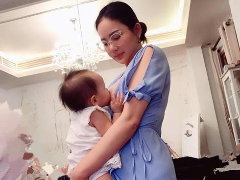 Tin sao Việt: Phạm Hương động viên thí sinh Hoa hậu Hoàn vũ từng bị đánh vì màu da khác biệt-12