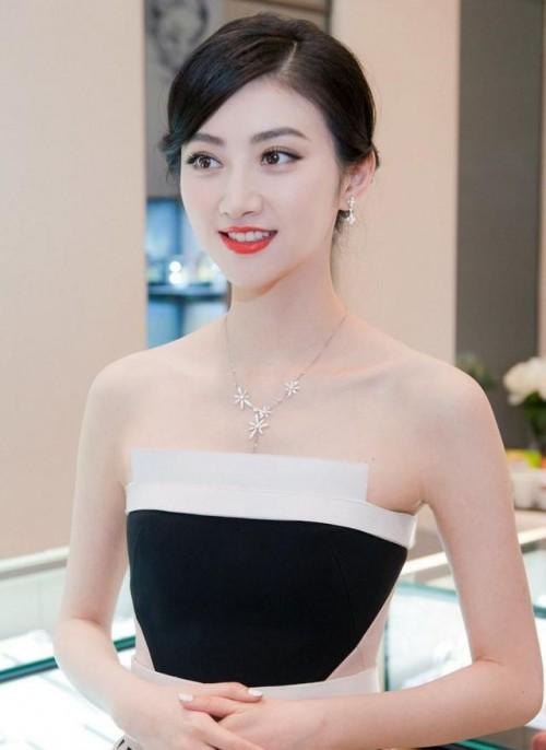 Lưu Diệc Phi và Cảnh Điềm: ‘Độc dược phòng vé’ nào lợi hại hơn?-8