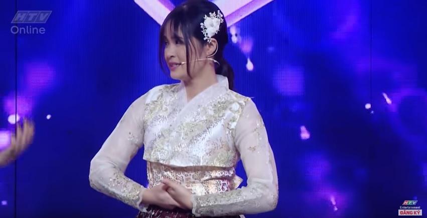 Bay từ Hàn Quốc về tỏ tình với Phí Ngọc Hưng, vậy mà cô gái này nhát đến nỗi không dám đọc kết quả-1