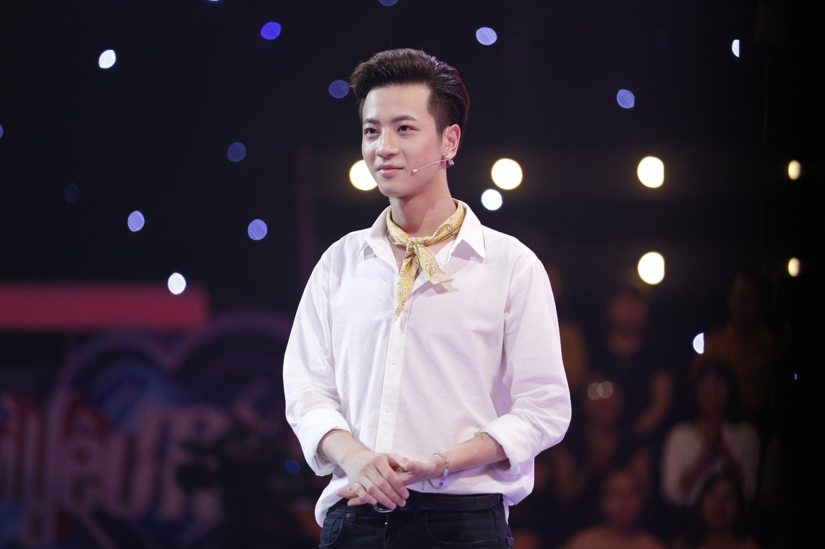 Bay từ Hàn Quốc về tỏ tình với Phí Ngọc Hưng, vậy mà cô gái này nhát đến nỗi không dám đọc kết quả-2