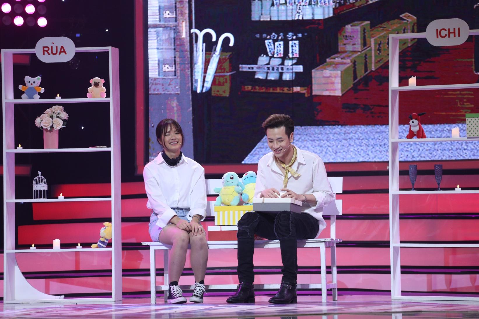 Bay từ Hàn Quốc về tỏ tình với Phí Ngọc Hưng, vậy mà cô gái này nhát đến nỗi không dám đọc kết quả-6