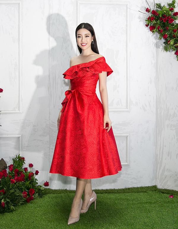 Bất chấp Phạm Hương cá tính nổi bật, Angela Phương Trinh vẫn chiếm spotlight thảm đỏ tuần này-2