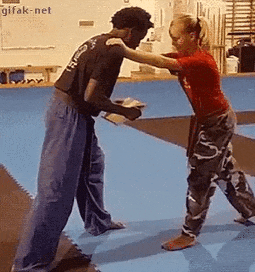 Bóc mẽ những chiêu trò gian dối của hội gái đẹp-3