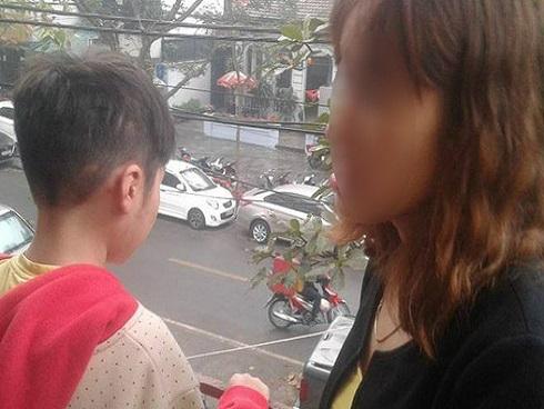 Dư luận chê 'vô tâm', mẹ đẻ bé trai 10 tuổi bị bố và dì ghẻ bạo hành nói gì?