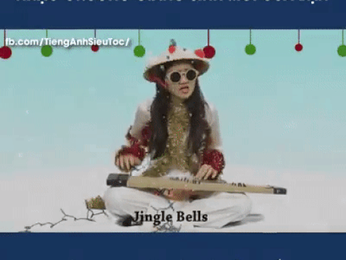 Như Kayla gây bão khi hát nhạc Giáng sinh theo phong cách cải lương