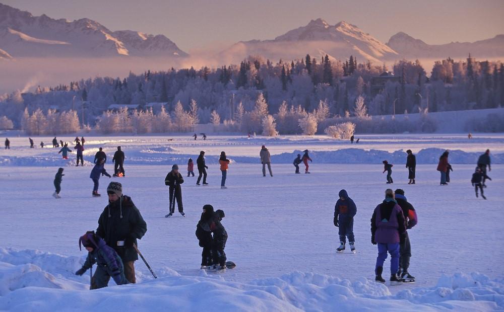 Sân trượt băng tự nhiên tuyệt đẹp trên thế giới-9