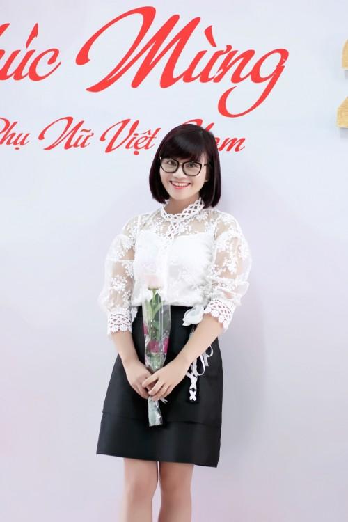 Bộ ảnh em chưa 18′ phiên bản cô giáo 38 tuổi khiến bao người phải trầm trồ-9