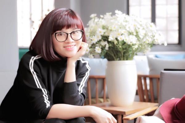 Bộ ảnh em chưa 18′ phiên bản cô giáo 38 tuổi khiến bao người phải trầm trồ-1