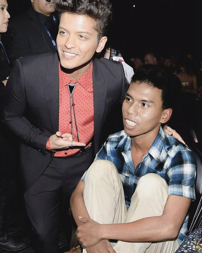 Thánh photoshop tự ghép mình với người nổi tiếng như thật khiến người xem giật mình-6