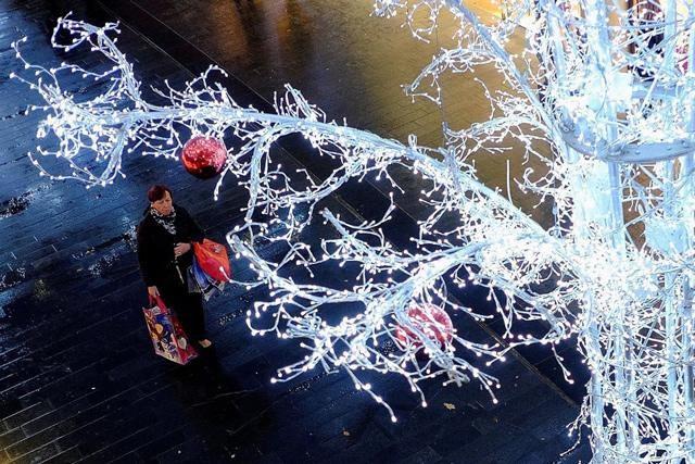 Những hình ảnh Giáng sinh 2017 lung linh sắc màu trên khắp thế giới-12