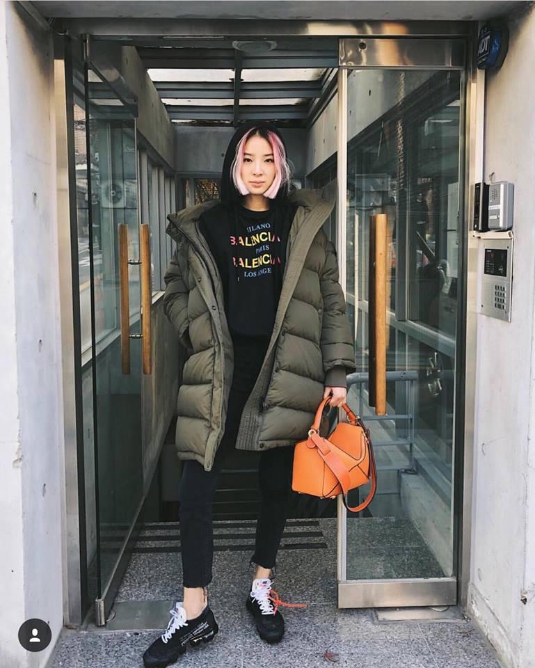 DJ Soda - Tiffany lên đồ sexy khoe vòng 1 gợi cảm nổi bật nhất street style sao Hàn-3