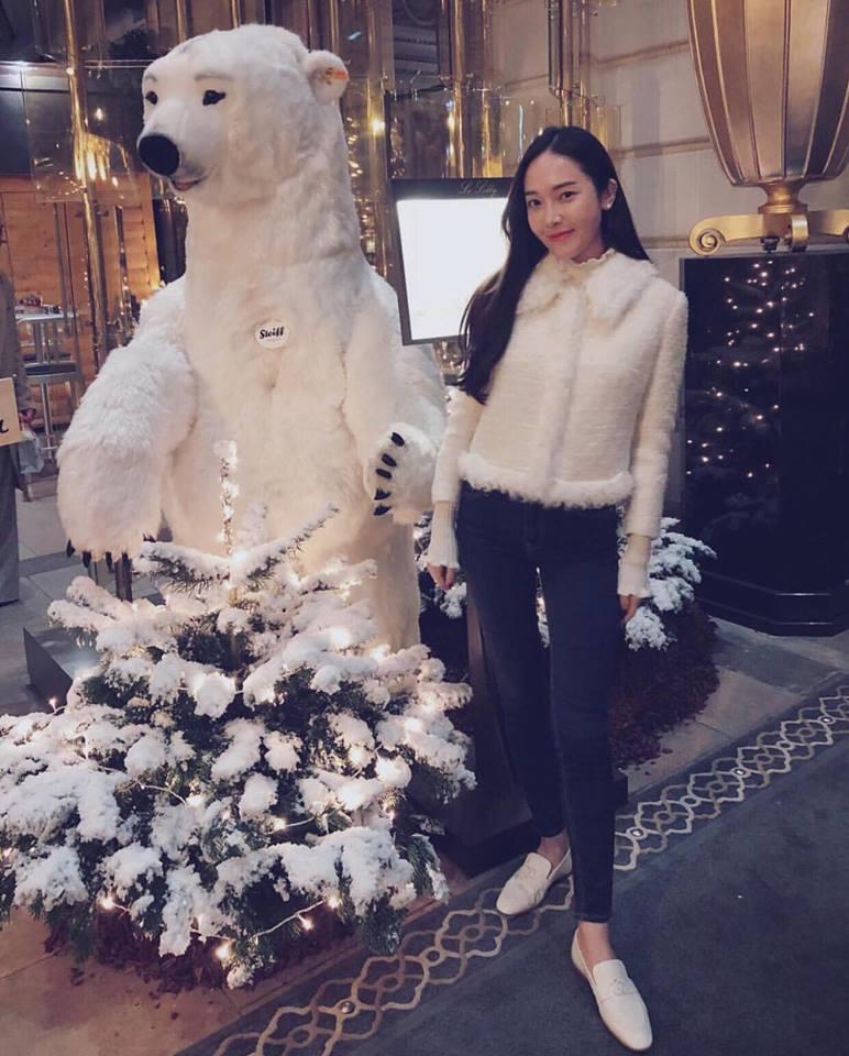 DJ Soda - Tiffany lên đồ sexy khoe vòng 1 gợi cảm nổi bật nhất street style sao Hàn-6