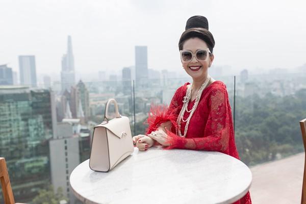 Nữ hoàng ảnh lịch Diễm My đón sinh nhật ấm cúng bên bạn bè-2