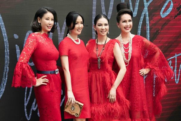 Nữ hoàng ảnh lịch Diễm My đón sinh nhật ấm cúng bên bạn bè-10