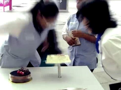 Muốn giúp đỡ người khác hãy cẩn thận 'sập bẫy'