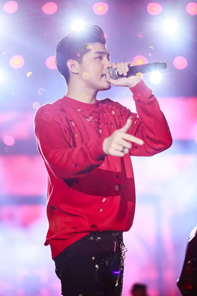 Top 9 cỗ máy in tiền khủng nhất làng giải trí Việt Nam năm 2017-4