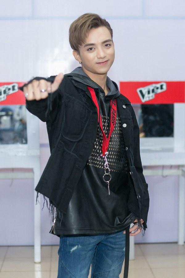 Top 9 cỗ máy in tiền khủng nhất làng giải trí Việt Nam năm 2017-8