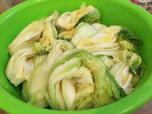 Vợ đảm chia sẻ cách làm kim chi cực chất chẳng cần phơi cải thảo vẫn giòn ngon-4