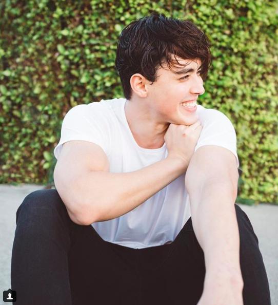 Chàng người mẫu Thái khiến chị em phát sốt vì từ mặt đến body - cái gì cũng hoàn hảo!-10