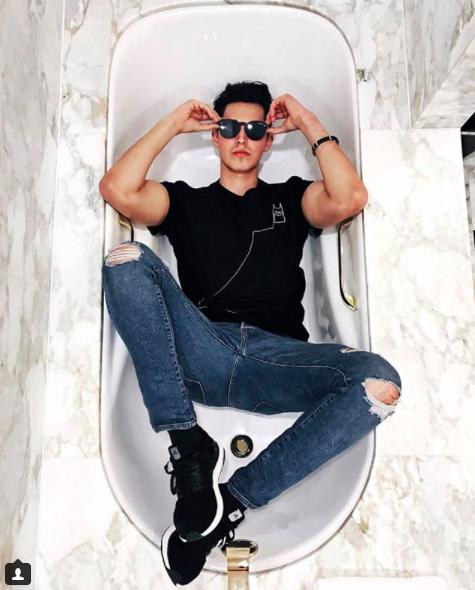 Chàng người mẫu Thái khiến chị em phát sốt vì từ mặt đến body - cái gì cũng hoàn hảo!-8