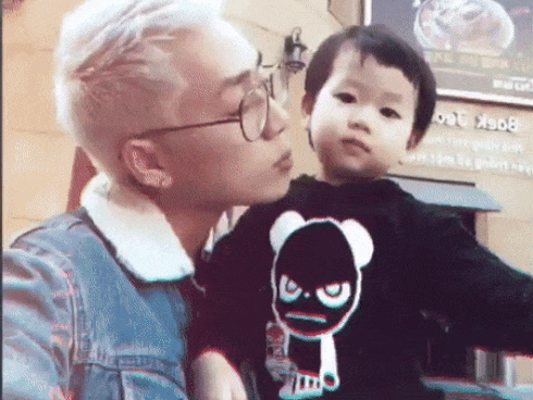 Hot girl - hot boy Việt 10/12: Ông bố hot nhất mạng xã hội Ba Duy tung clip cùng vợ con đi khắp muôn nơi