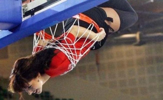 Chị em càng khó đỡ, anh em càng... khó thở-2