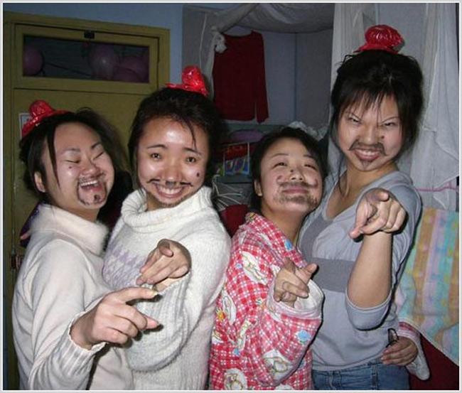 Chị em càng khó đỡ, anh em càng... khó thở-6